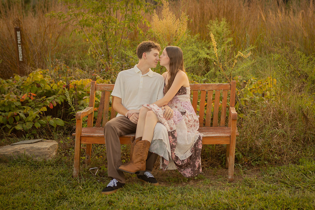 Beautiful Outdoor Couples Photos