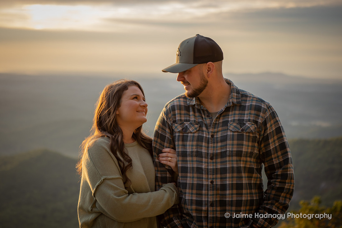 Sunrise Propossal in the Mountains | Pretty Place Engagement Photographer