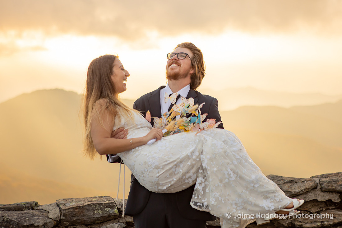 Mountain Wedding Photos | Asheville Elopement Photographer | Hiking Bride