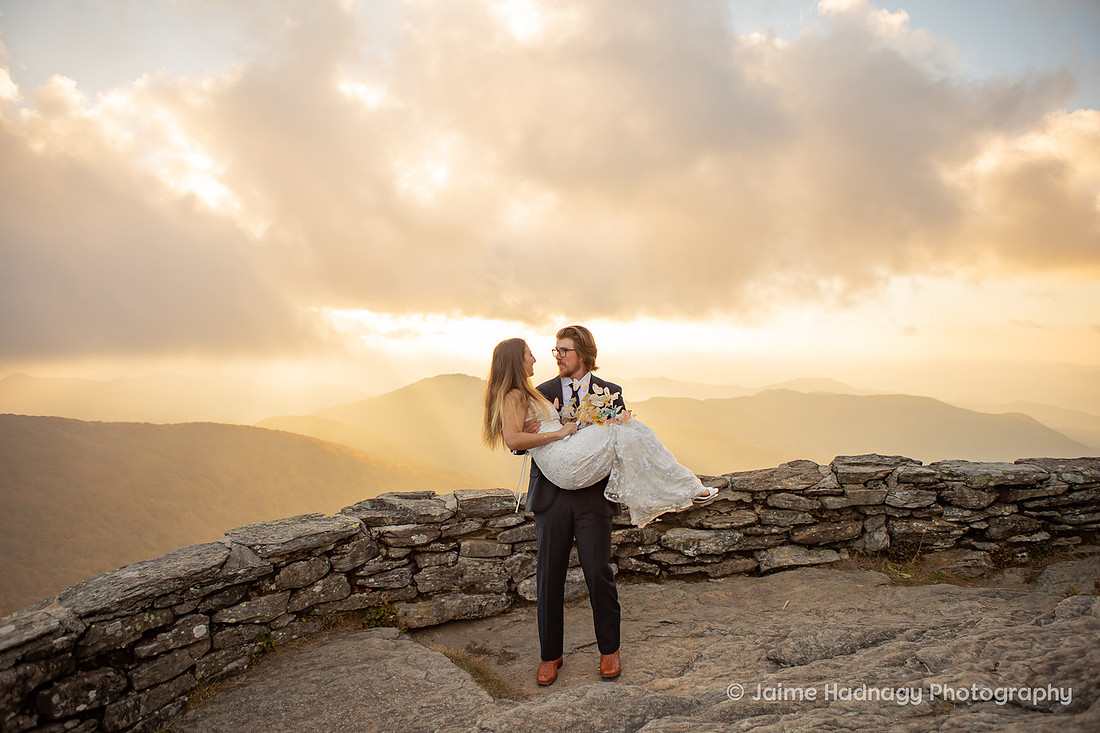 Mountain Wedding Photos | Asheville Elopement Photographer | Hiking Bride
