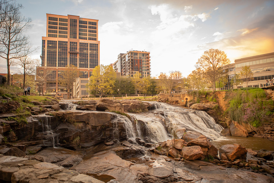 falls-park-greenville-sc-proposal-photographer