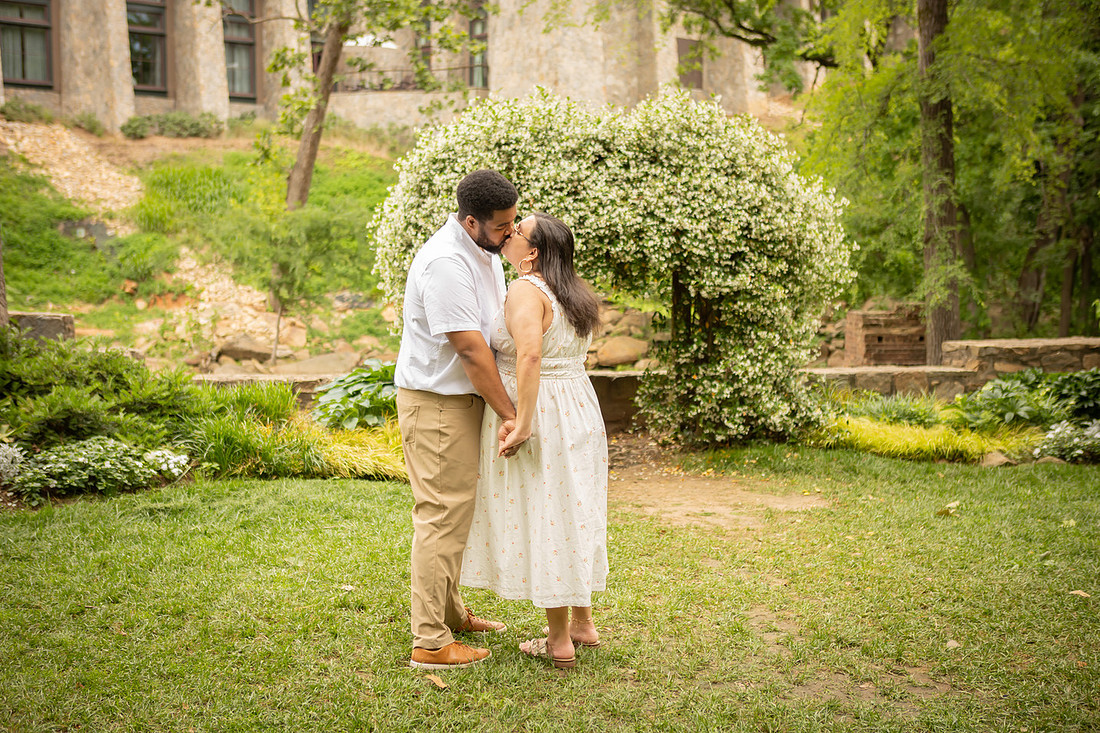 Greenville SC proposal photographer | Falls Park Engagement Phootgrapher