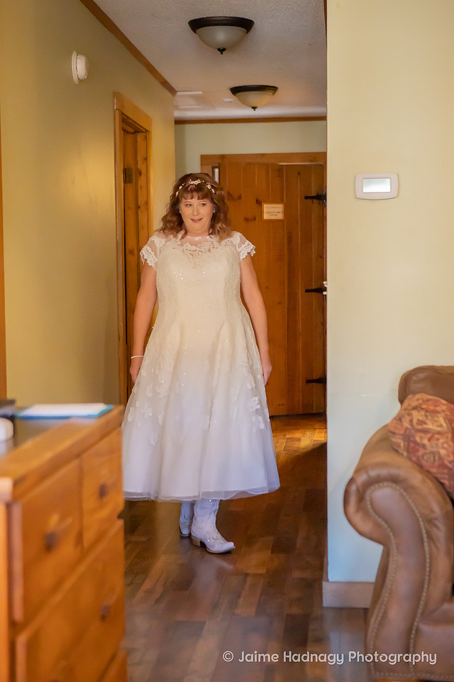 Getting Ready for Wedding | North Carolina Wedding Photographer