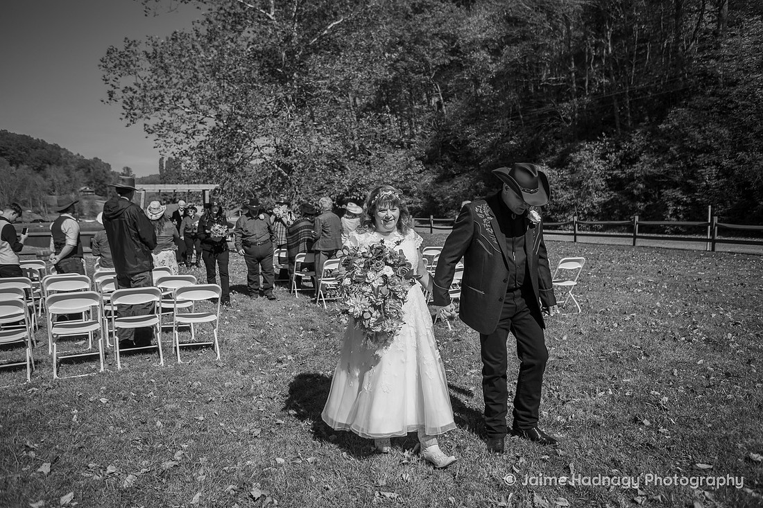 Wedding at Springmaid Mountain in Spruce Pine | NC Elopement Photogapher