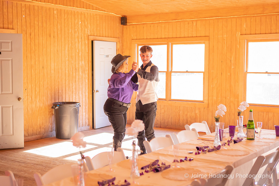 Wedding Reception Photos at Springmaid Mountain Spruce Pine | WNC Elopement Photographer