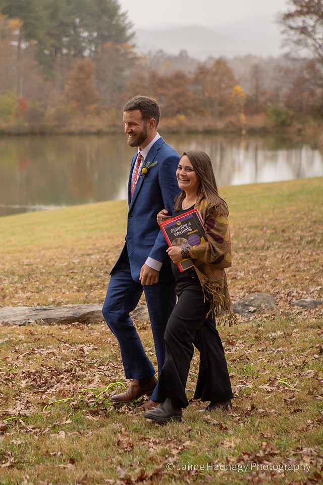 Photos of Outdoor Wedding by a lake at Innisfree Farm in Hendersonville | Asheville Photogrpher