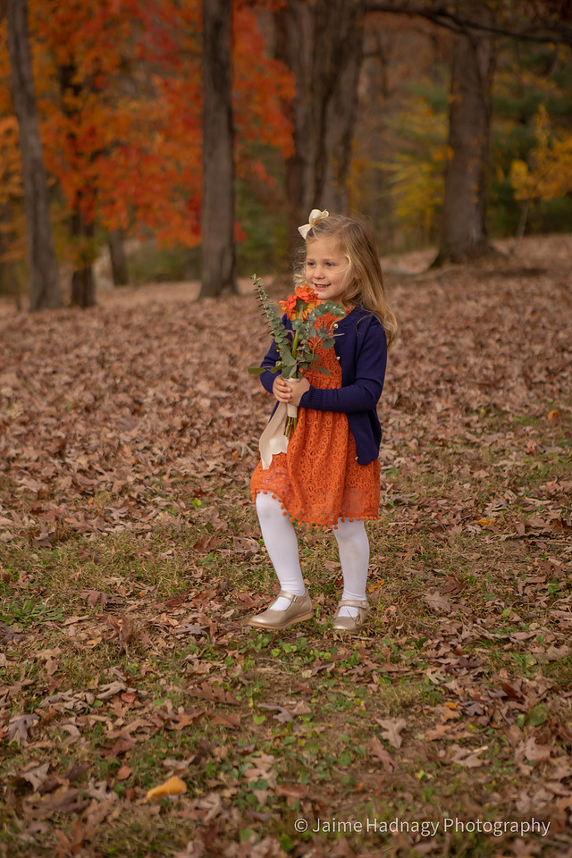Photos of Outdoor Wedding by a lake at Innisfree Farm in Hendersonville | Asheville Photogrpher