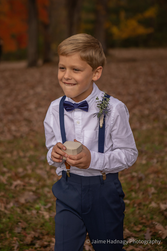 Photos of Outdoor Wedding by a lake at Innisfree Farm in Hendersonville | Asheville Photogrpher