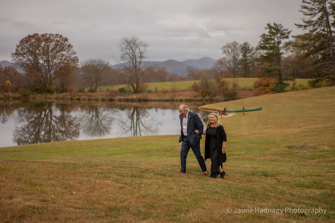 Indoor Outdoor Wedding Reception Photos at Innisfree Farm Hendersonville | Asheville Photographer