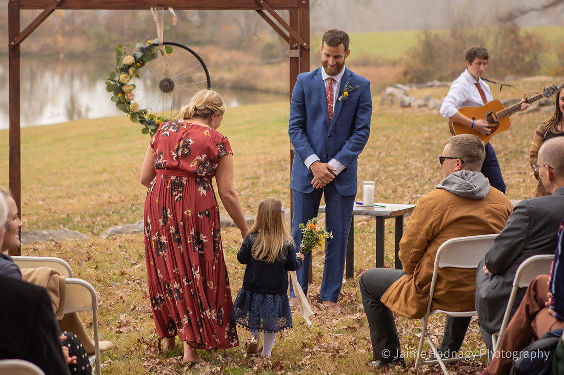 Photos of Outdoor Wedding by a lake at Innisfree Farm in Hendersonville | Asheville Photogrpher