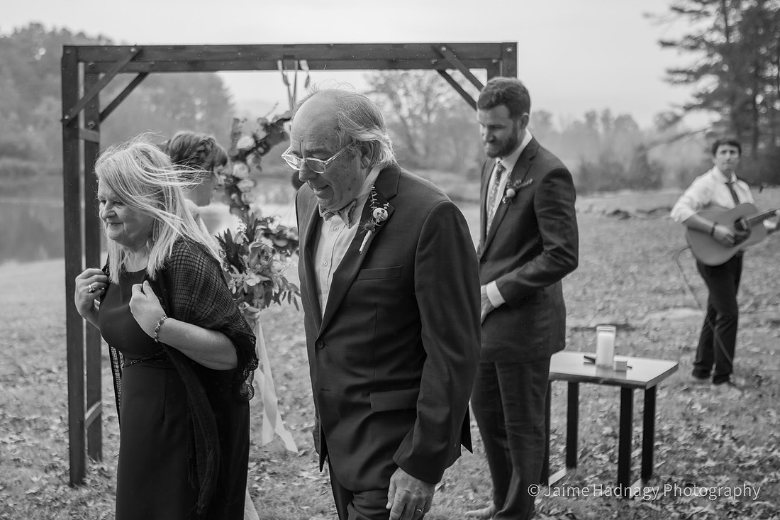 Photos of Outdoor Wedding by a lake at Innisfree Farm in Hendersonville | Asheville Photogrpher