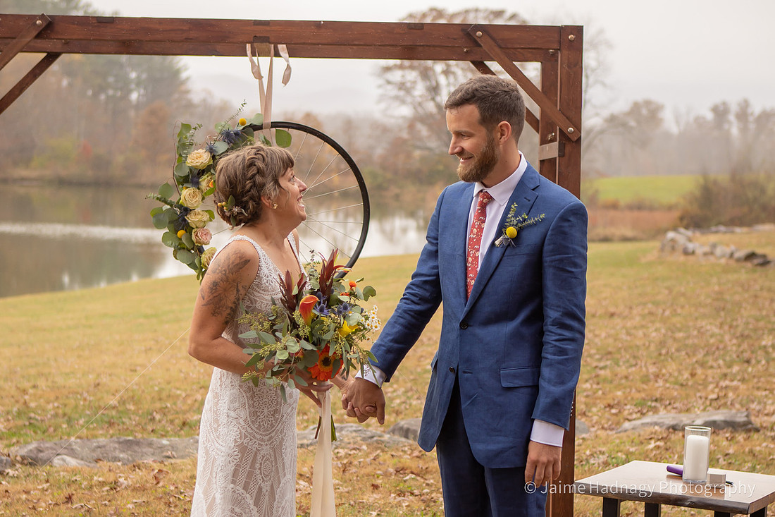 Photos of Outdoor Wedding by a lake at Innisfree Farm in Hendersonville | Asheville Photogrpher