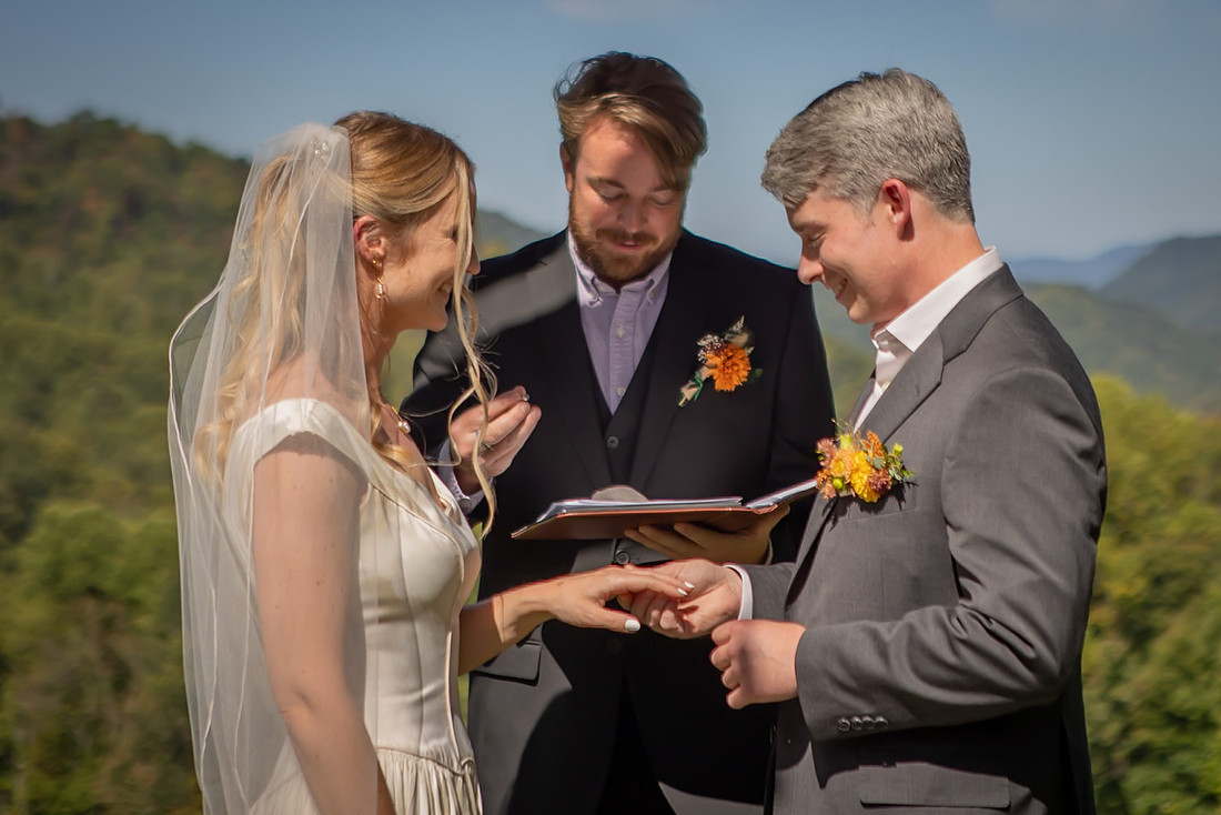 Professional Wedding Photos in the Asheville Area Western NC Photographer