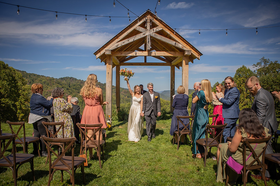 Professional Wedding Photos in the Asheville Area Western NC Photographer