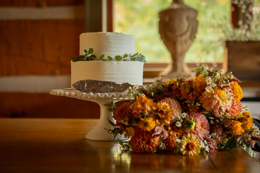Wedding Cake with Bridal Bouquet