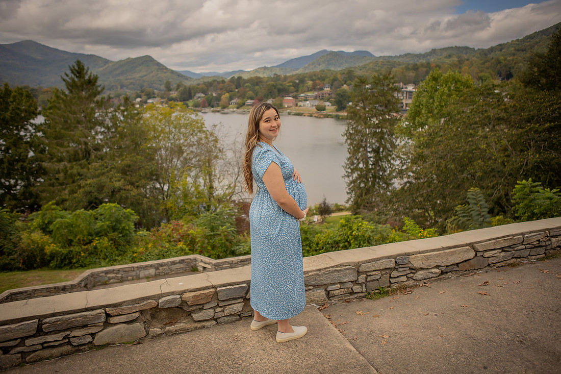 Maternity Photography with Dogs in Western NC