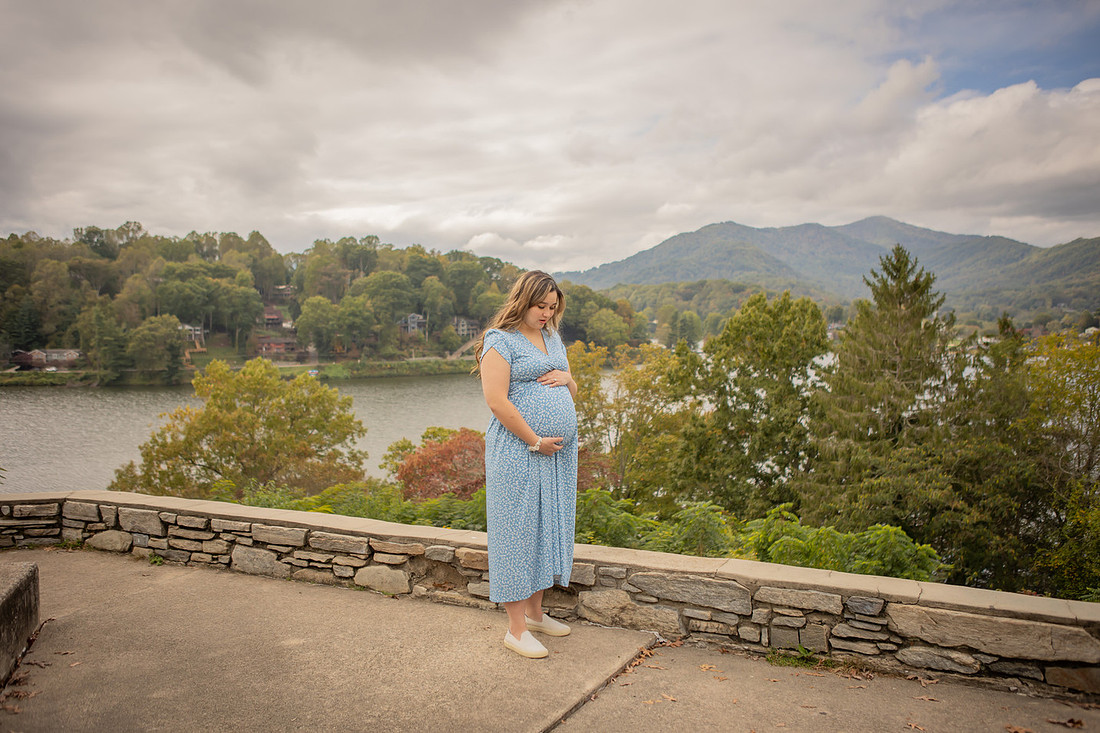 Maternity Photography with Dogs in Western NC