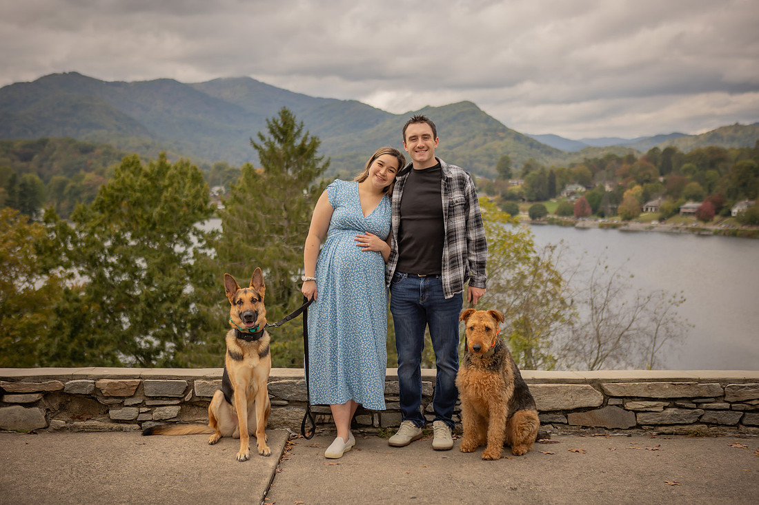 Maternity Photography with Dogs in Western NC