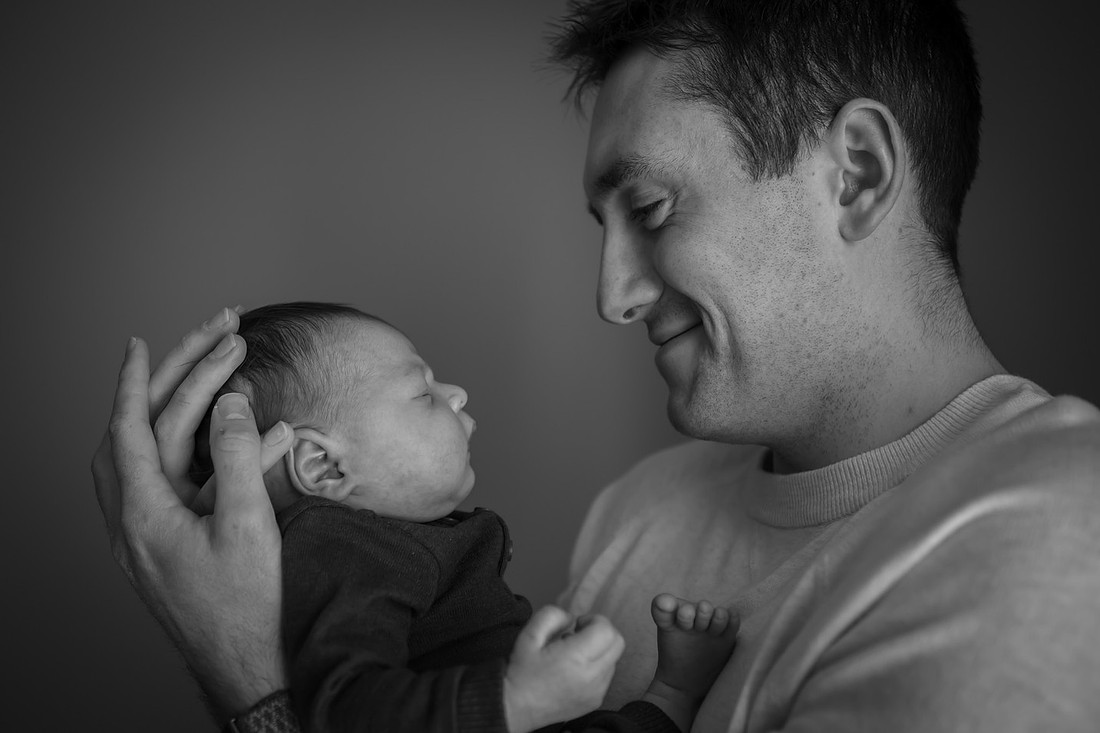 Lifestyle Newborn Photography in Home Session