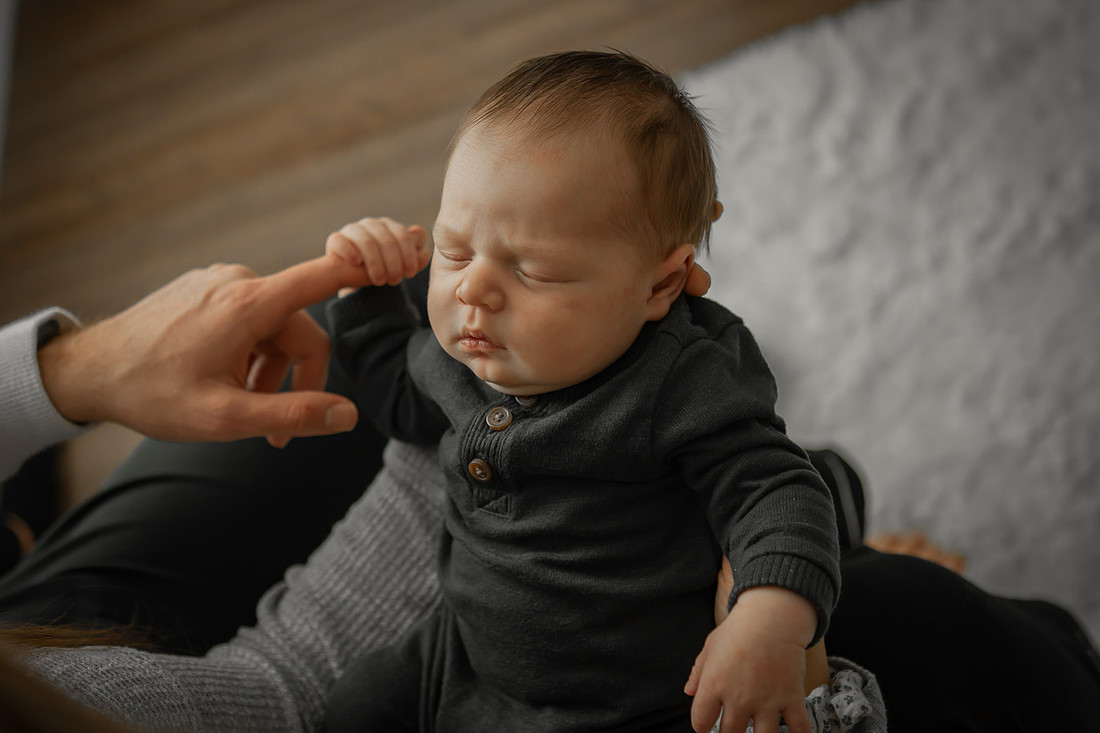 Lifestyle Newborn Photography in Home Session