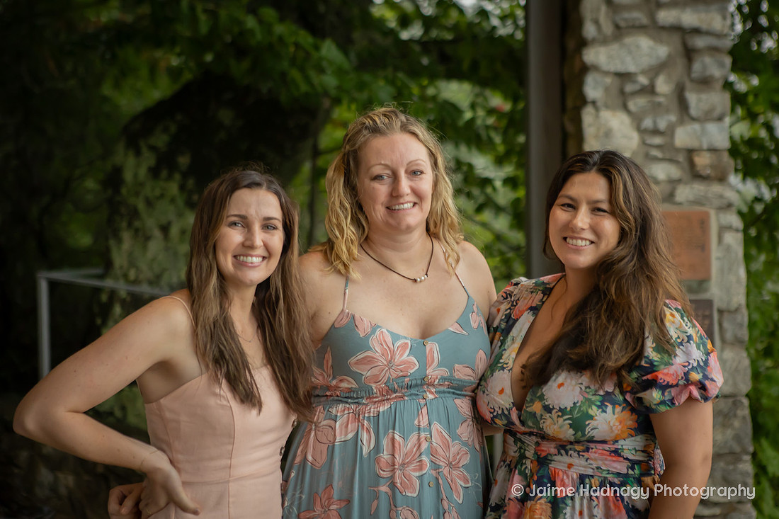 Rainy Day Wedding Photos at Pretty Place