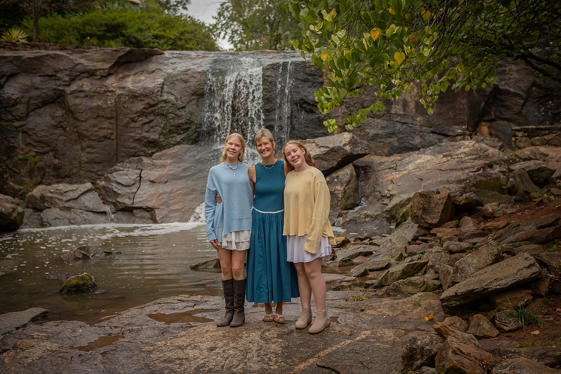 Family Photoshoot at Rock Quarry Garden in Greenville SC | Photographer