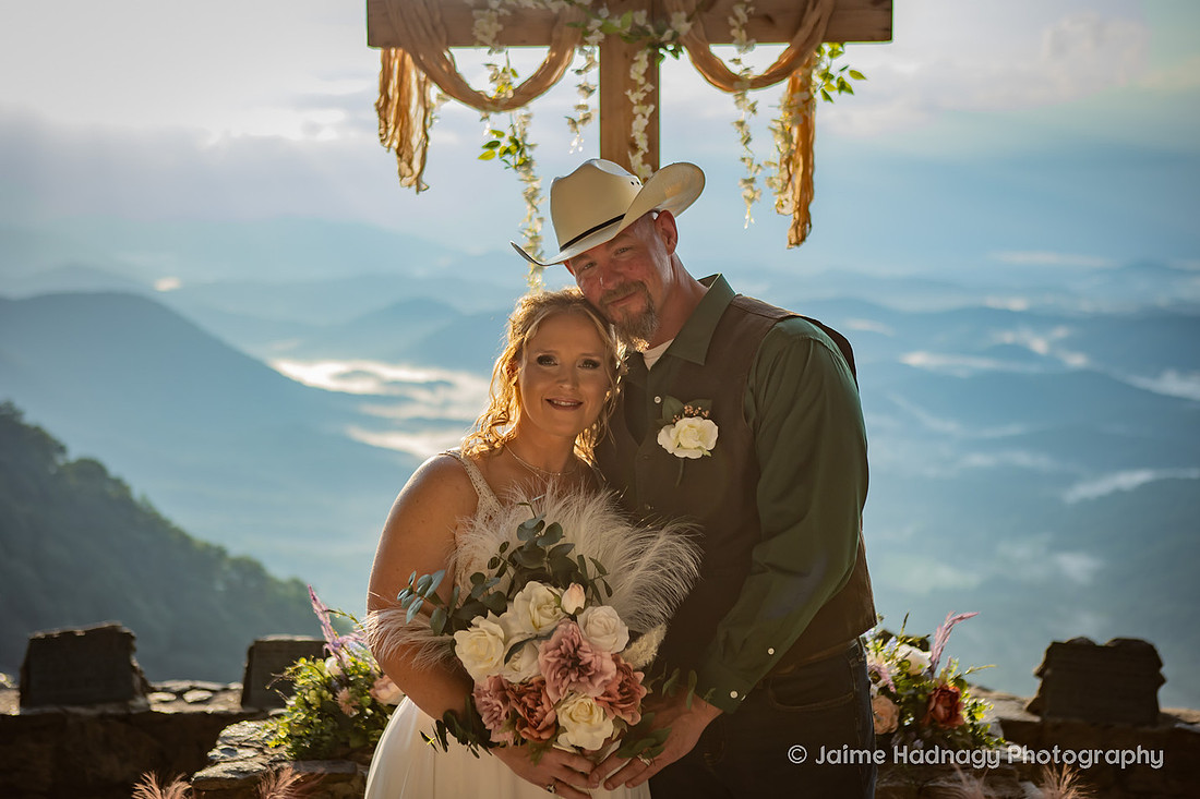Wedding Pictures at Pretty Place | WNC Photographer and Upstate SC