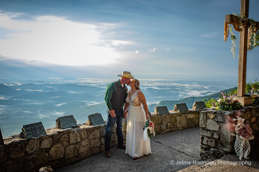 Wedding Pictures at Pretty Place | WNC Photographer and Upstate SC