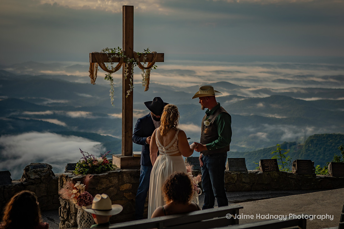 Sunrise Elopement at Pretty Place Mountain Wedding Photographer
