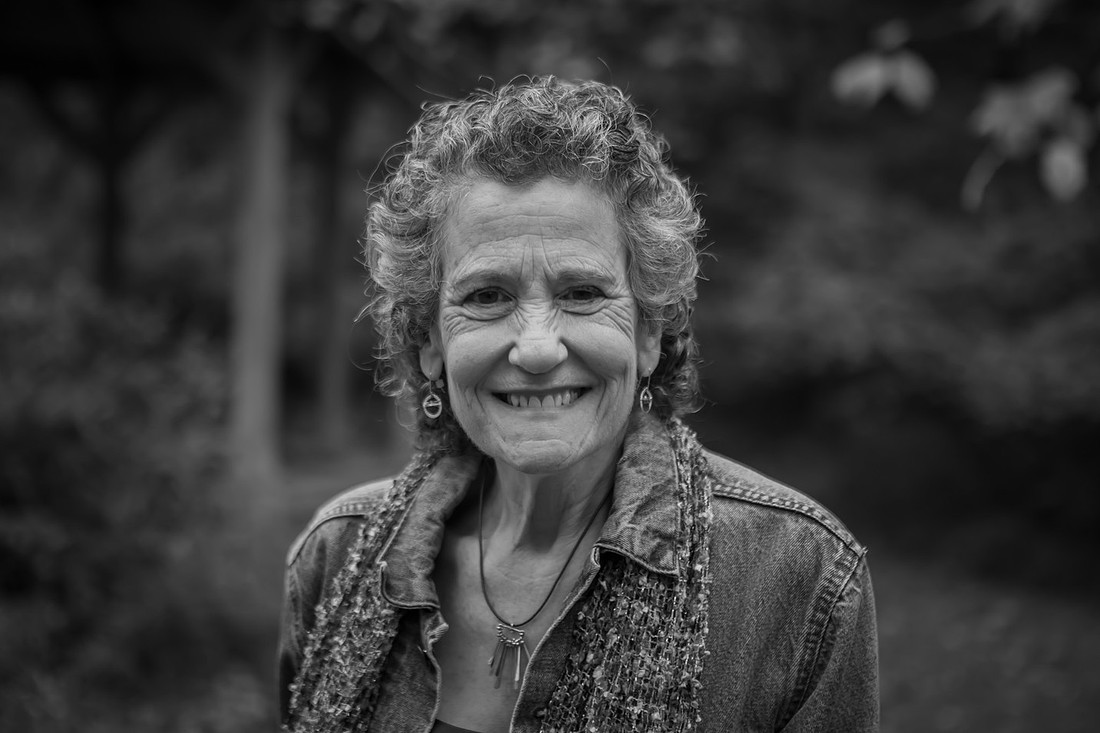 Fun Family Photos with Adult Children in Asheville Botanical Gardens