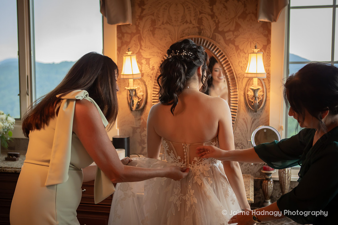 Getting Ready Wedding Photos