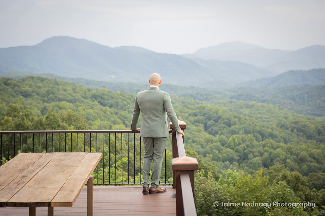 First Look and Private Vows With Bride and Groom Before Wedding