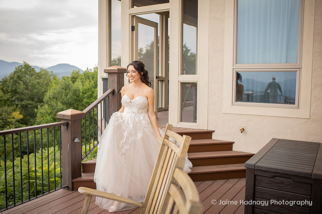 First Look and Private Vows With Bride and Groom Before Wedding