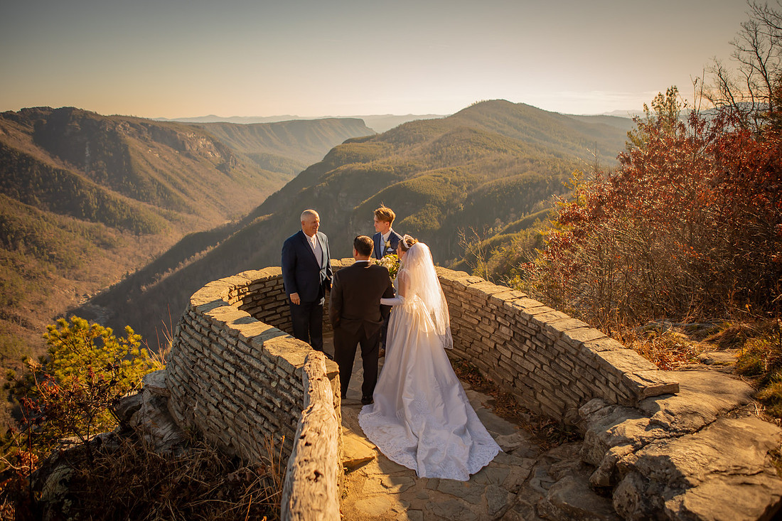 Beautiful Mountain Adventure Elopement Ceremony at Wiseman's View