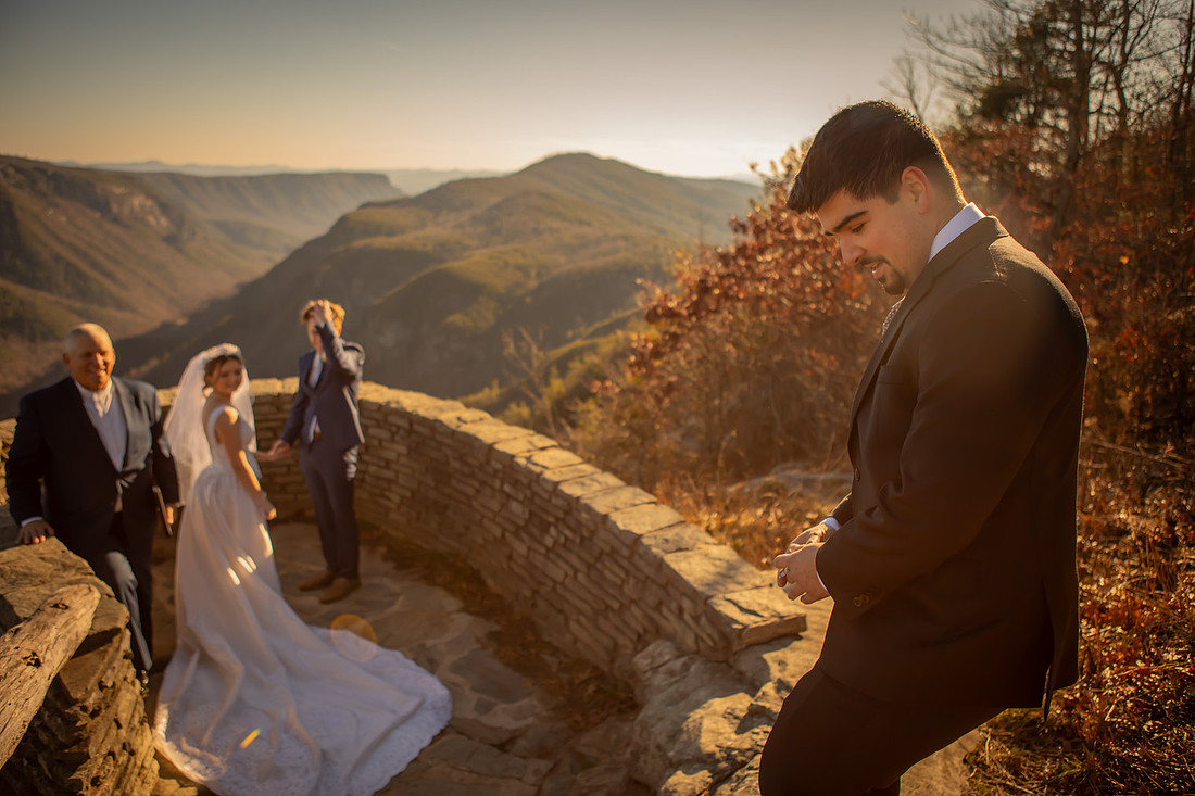 Wiseman'sView Elopement in the Fall | Adventure Wedding Photographer