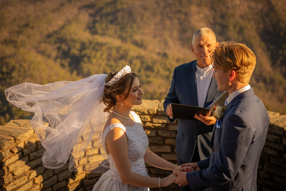 Wiseman'sView Elopement in the Fall | Adventure Wedding Photographer