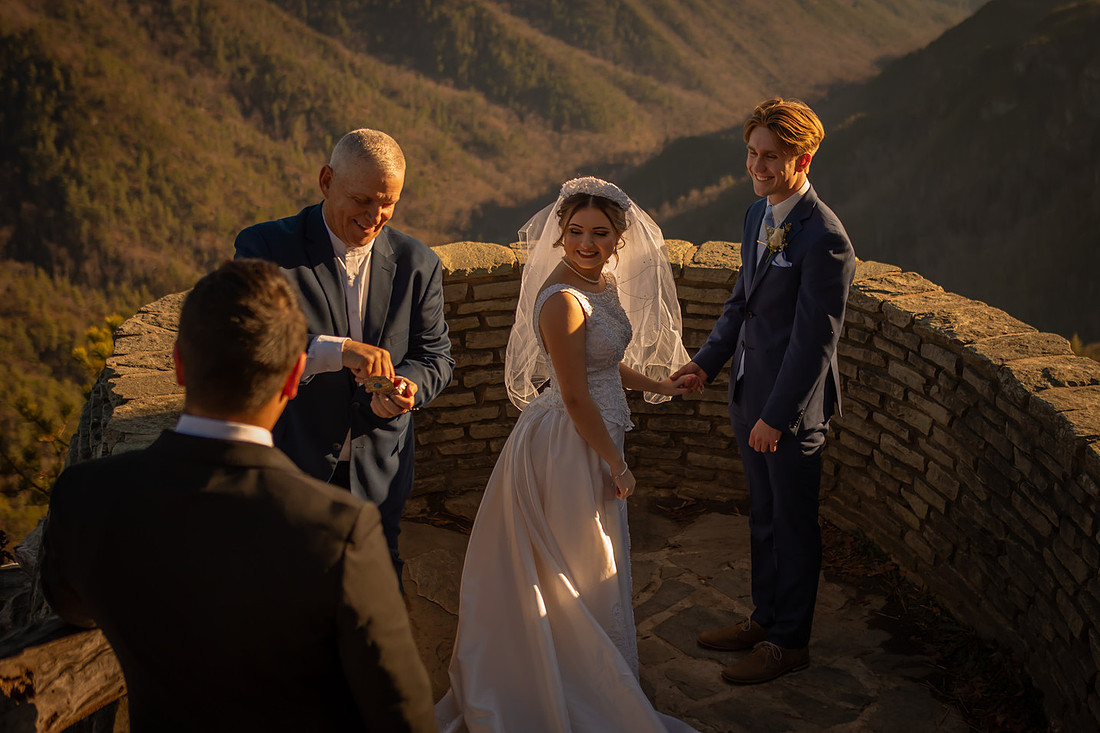 Wiseman'sView Elopement in the Fall | Adventure Wedding Photographer