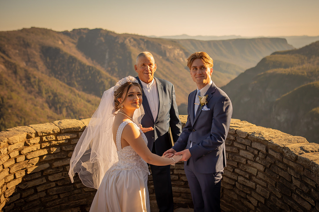Wiseman'sView Elopement in the Fall | Adventure Wedding Photographer