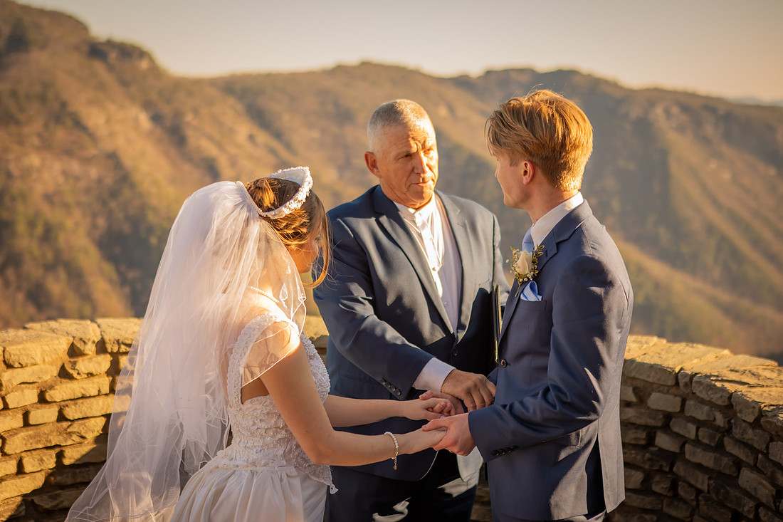 Wiseman'sView Elopement in the Fall | Adventure Wedding Photographer