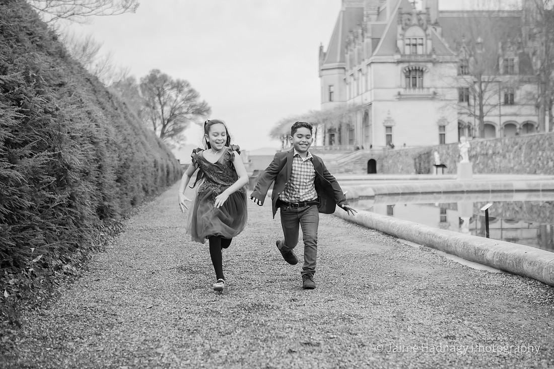 Winter Family Portraits at Biltmore Estate | Asheville Photographer