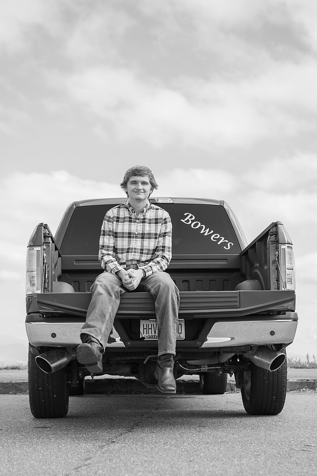 Blue Ridge Parkway Senior Pictures with Truck | Asheville Photographer