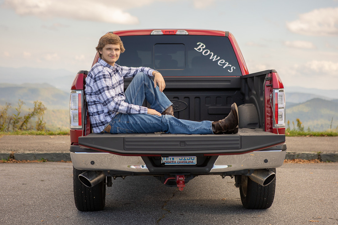 Blue Ridge Parkway Senior Pictures with Truck | Asheville Photographer