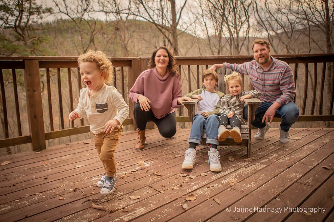 Extended Family Photo Session | Old Fort Photographer