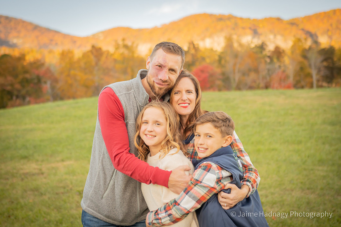 Cute Outdoor Family Photo Session at Lake Lure | NC Photographer