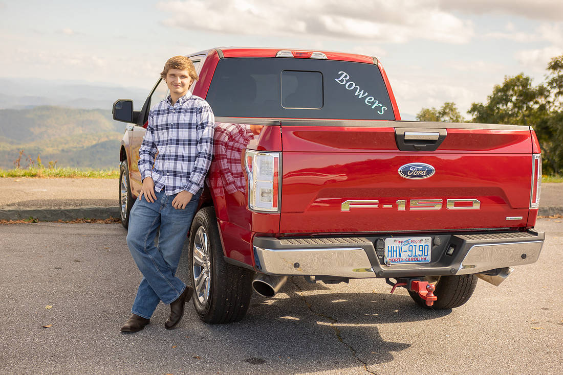 Blue Ridge Parkway Senior Pictures with Truck | Asheville Photographer