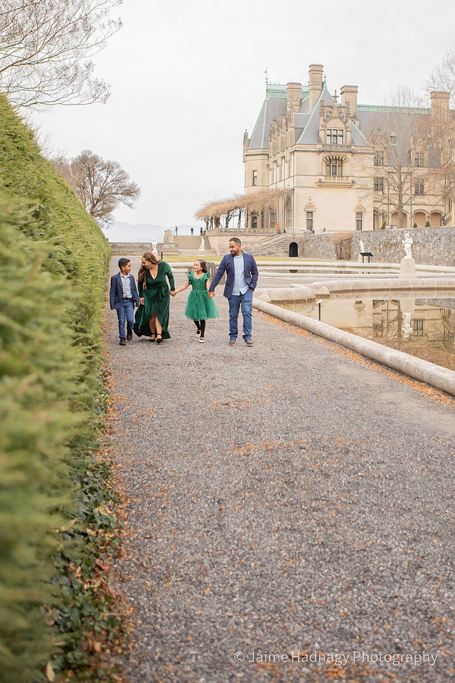 Winter Family Portraits at Biltmore Estate | Asheville Photographer
