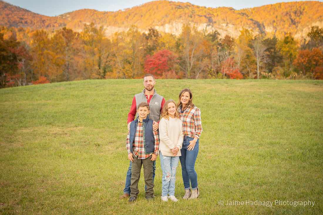 Cute Outdoor Family Photo Session at Lake Lure | NC Photographer