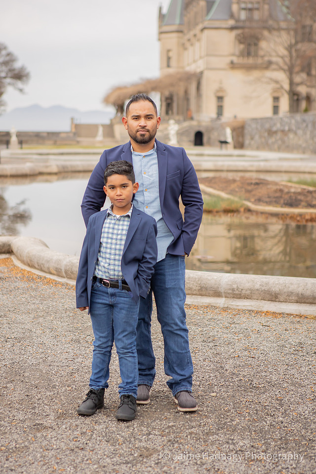 Winter Family Portraits at Biltmore Estate | Asheville Photographer