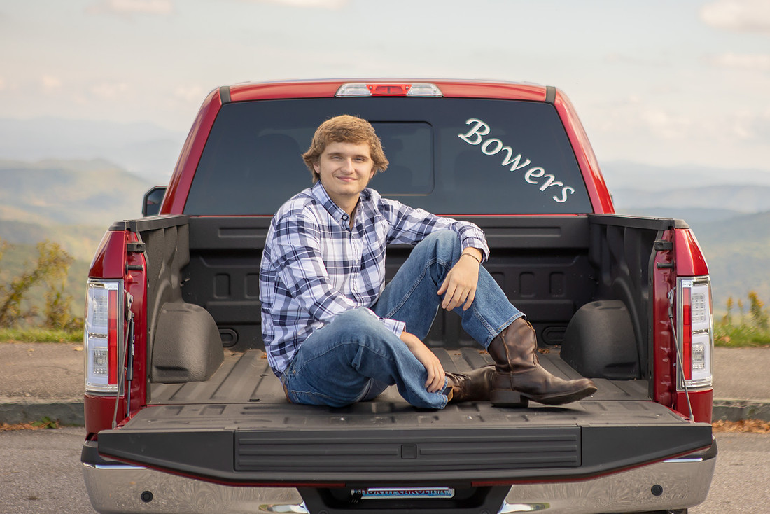 Blue Ridge Parkway Senior Pictures with Truck | Asheville Photographer