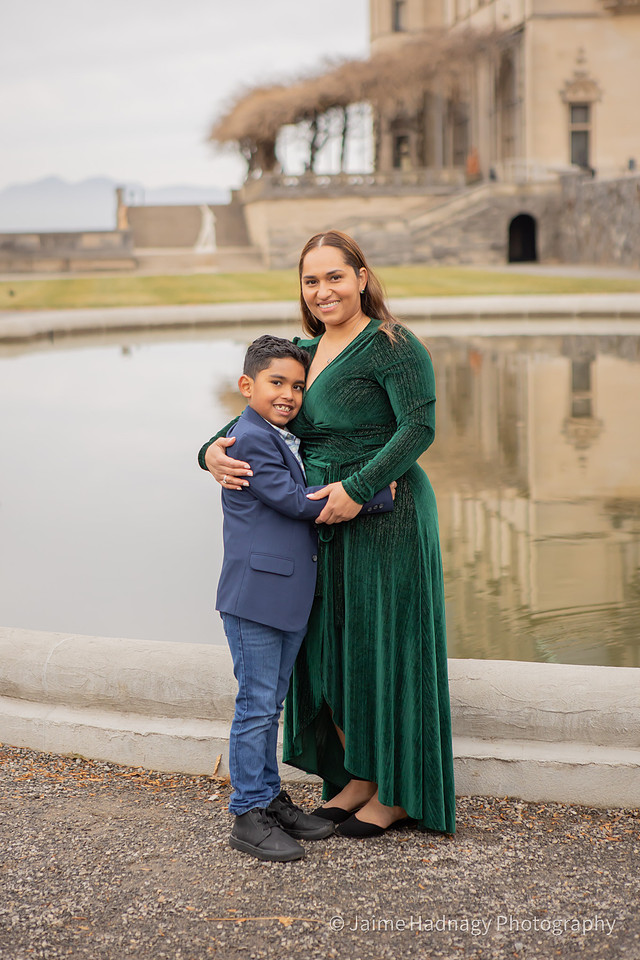 Fun Family Portrait Session at Biltmore Estate | Christmas Photos